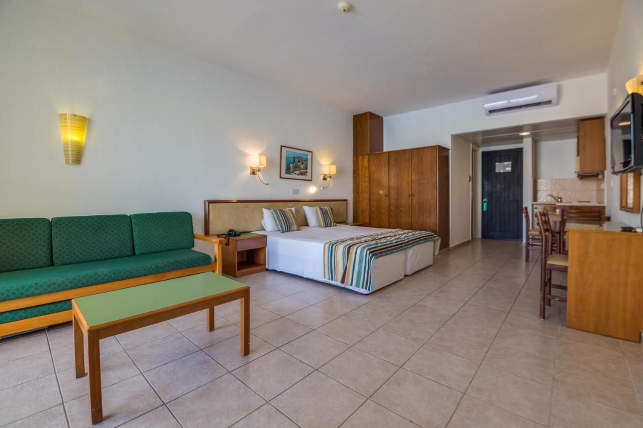 Panas Villas Ayia Napa Exterior photo